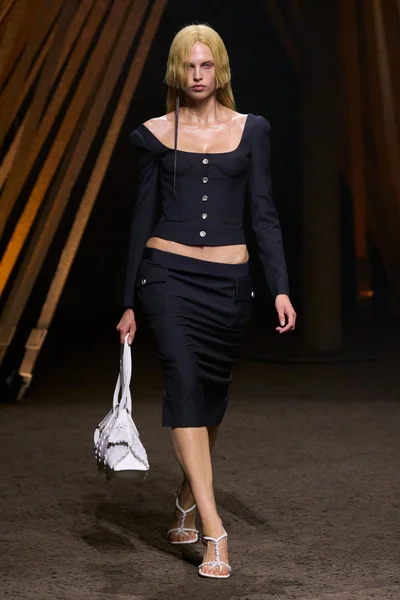 Look 7